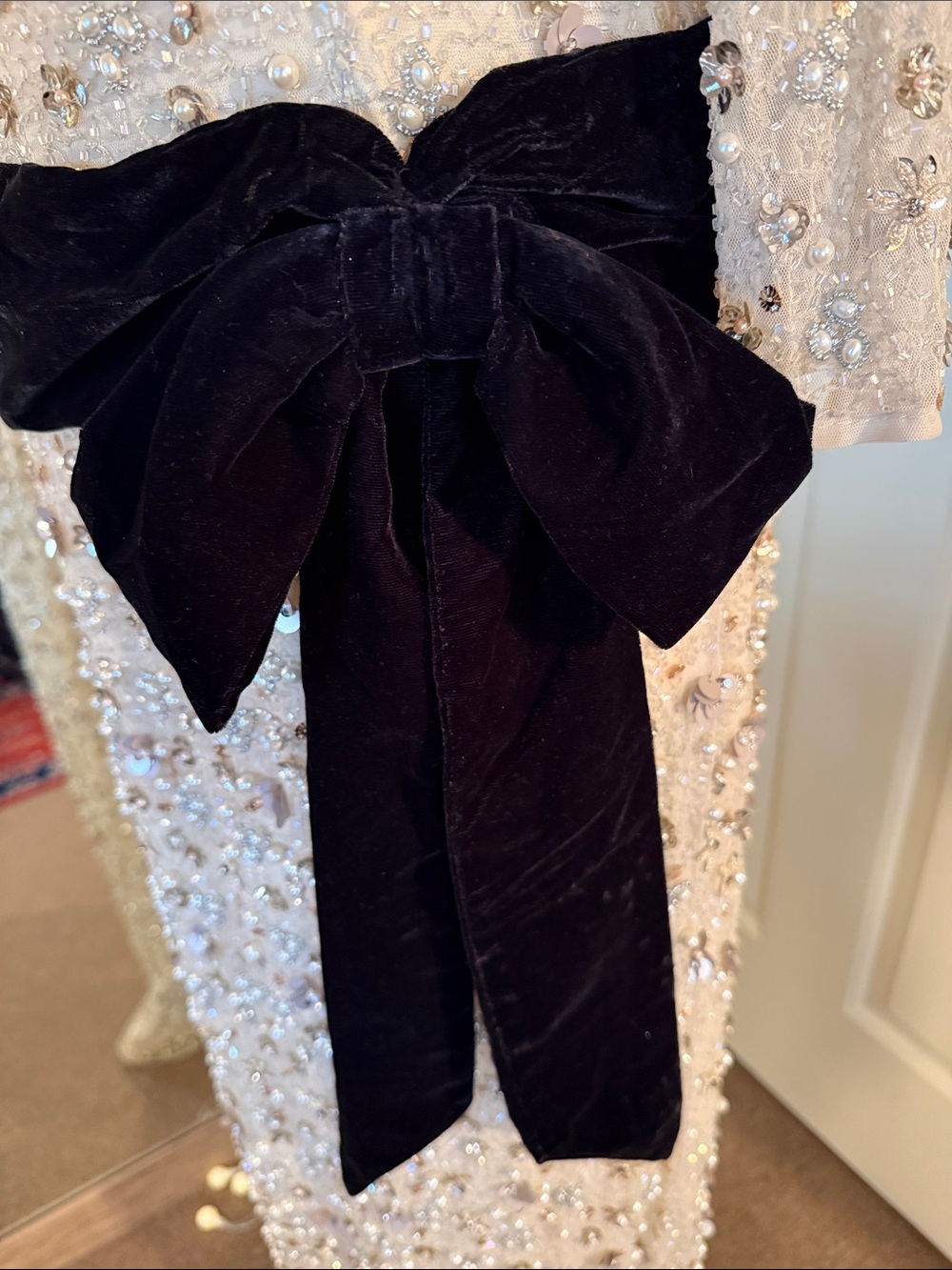 MAC DUGGAL
Ivory Embellished Evening Gown with Velvet Bow - Picture 8 of 17